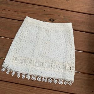 📍📍The Clothing Company White Lace Skirt